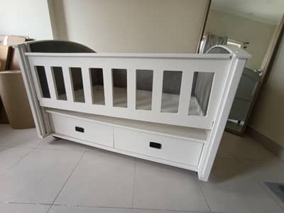 Kids Crib/Cot/Bed