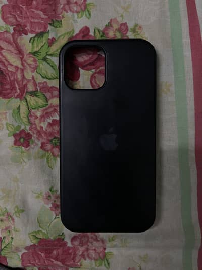 Iphone 12 pro cover black