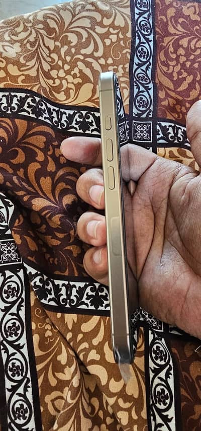 I phone 16 pro desert titanium 128 gb I’ve