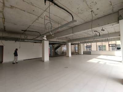 2800 Sqft Commercial Space Available For Rent Located In Gulberg Business Squrre