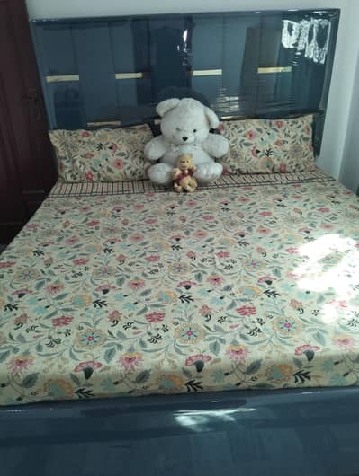 bed with new metress