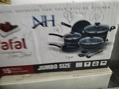 nonstick sett Sirf tawa nhn Hy baqi