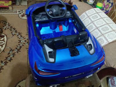 i have baby car from dxb good condition wid charger