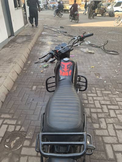 SUZUKI 150 Model 2013