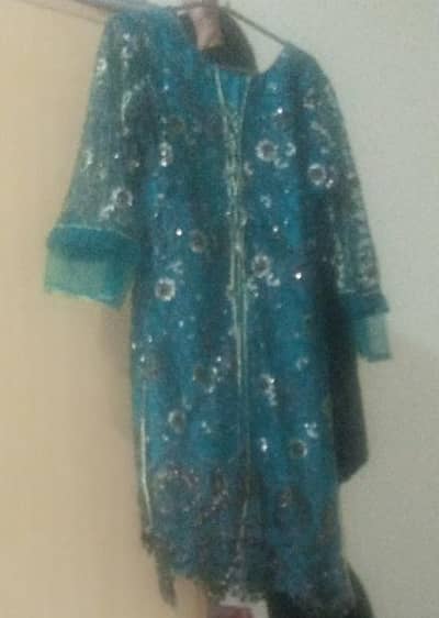 fancy 3 piece suits condition 10/10 only 2 times weared