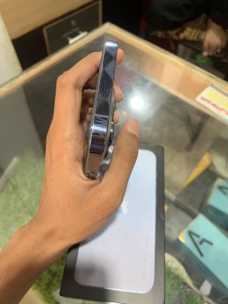 13 Pro (Sim Working) 4