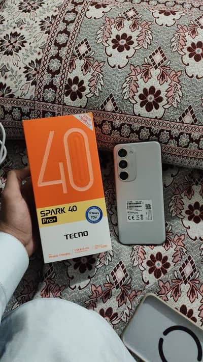 Techno spark 40 pro plus