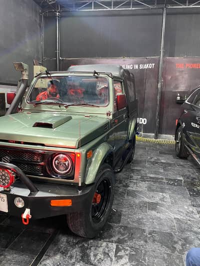 Sierra Jeep 4*4 in antique color