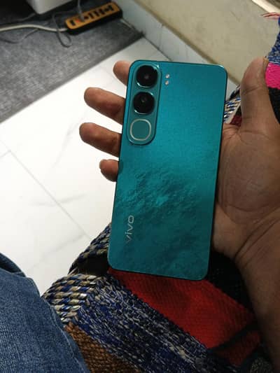 box with charger. . . 03004277396