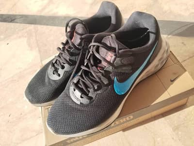 want to sale Nike original joggers