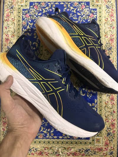 ASICS uk10
