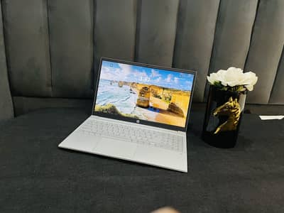 HP 11th Gen C-i7 Slim Matal Body Silver 2GB Nvidia Card NVMe 512GB. .