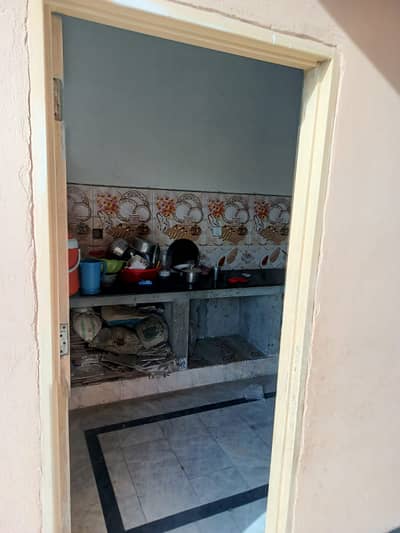 Single room with attached wash room or kitchen available for rent in Ghauri town phase 7