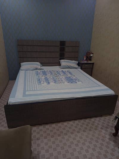 bed with matress and 2 side tables