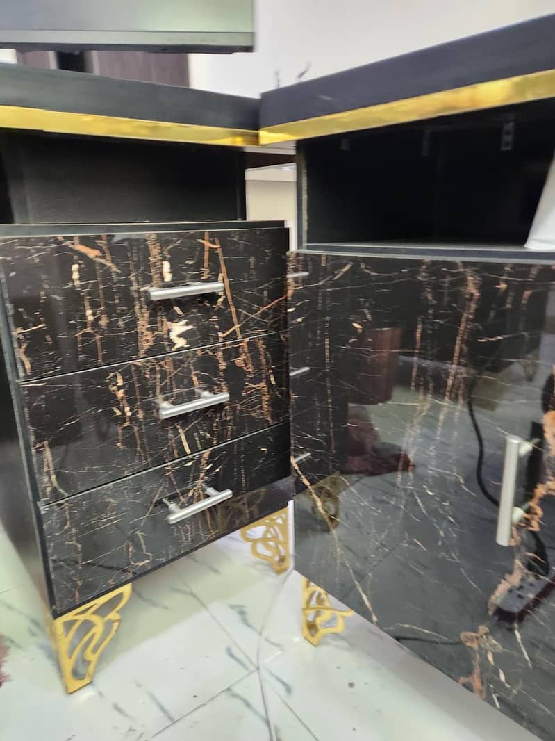 Executive Table L Shape Table New Look 4