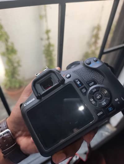 Canon EOS 1500D dslr 18-15mm lens brand new condition v urgent sale