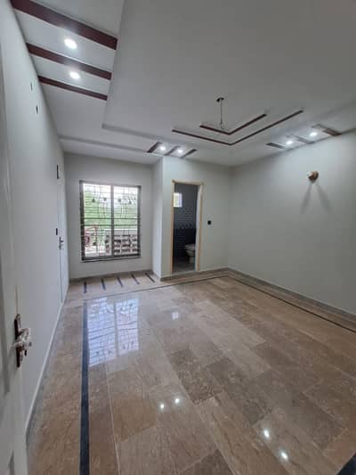 Brand New 5 Marla Flat For Bachelors / Job Holders And Silent Office Nawab Town Near UCP And Johar Town