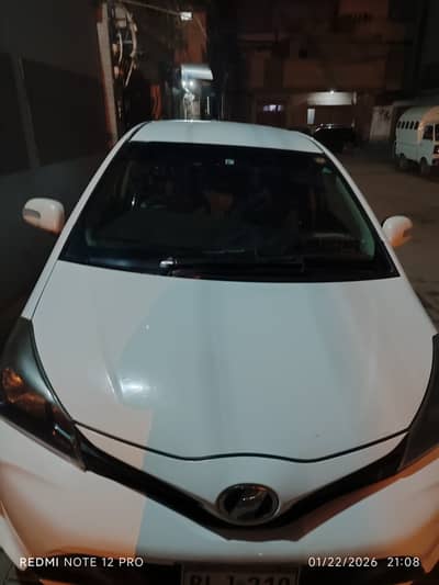 VITZ White colour