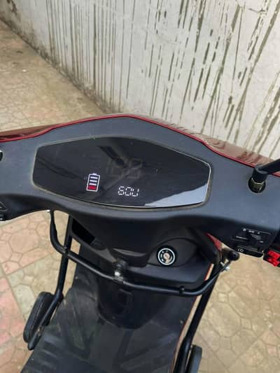 future company ki Scooty ha Al ok ha New condition mein 10 may 10