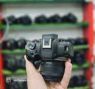 Canon R50 with 18-45mm Kitlens like New