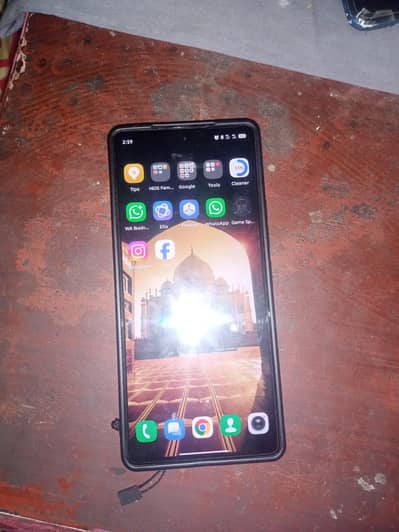 camon 30 for sale condition 9/10 +box and charger