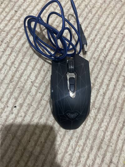 Aula gaming mouse with RJB lights.