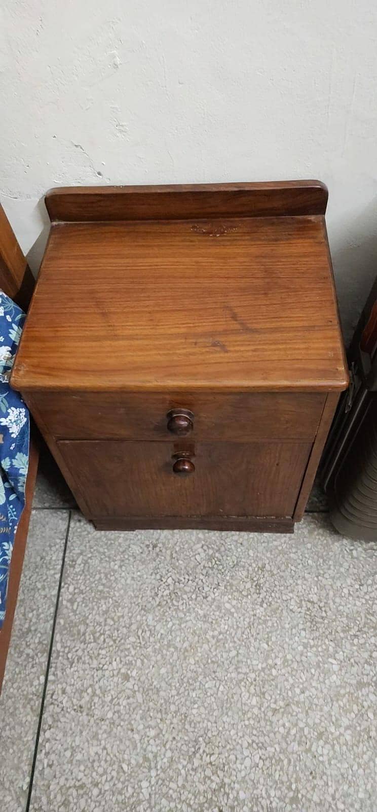 lockers Dressing table with two side table 1