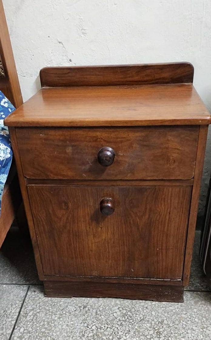 lockers Dressing table with two side table 2