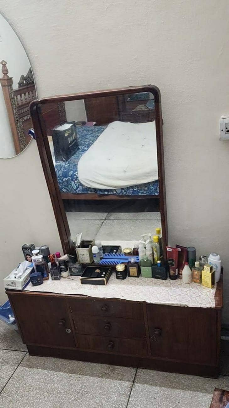 lockers Dressing table with two side table 4