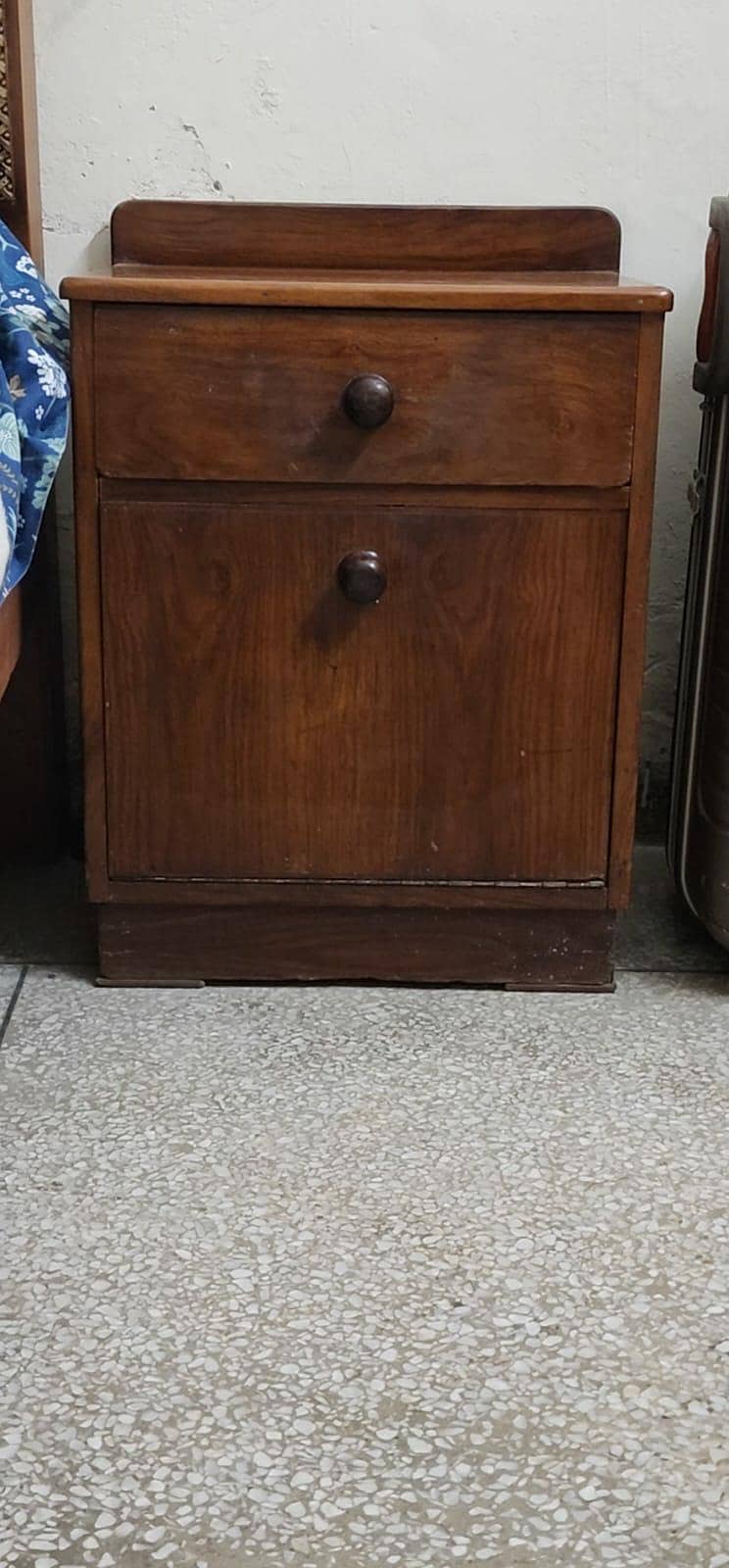 lockers Dressing table with two side table 9