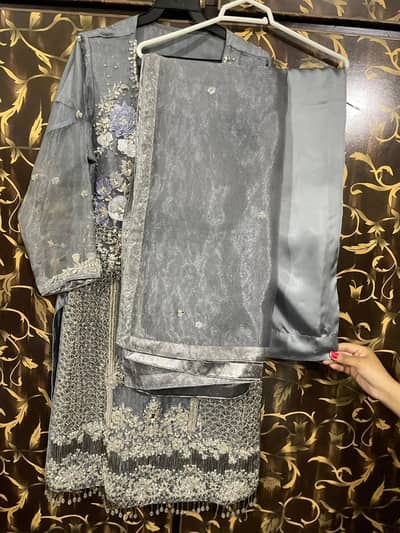 new wedding dress just in 15000 each Kam se bhary hoey