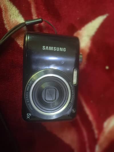 Samsung Camera 12.2 Megapixel – 5x Zoom