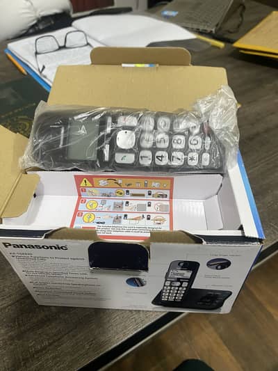 Panasonic KX-TGE820 coddles phone never used