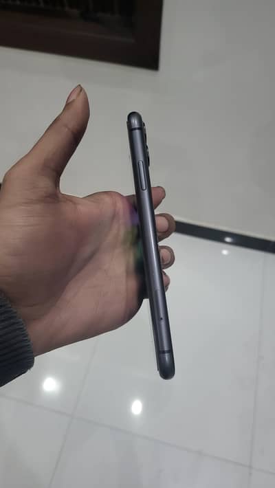 selling iphone 11 waterpack 10/10 air tight fresh look