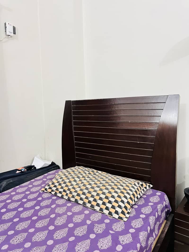 2 single bed with dressing table 1