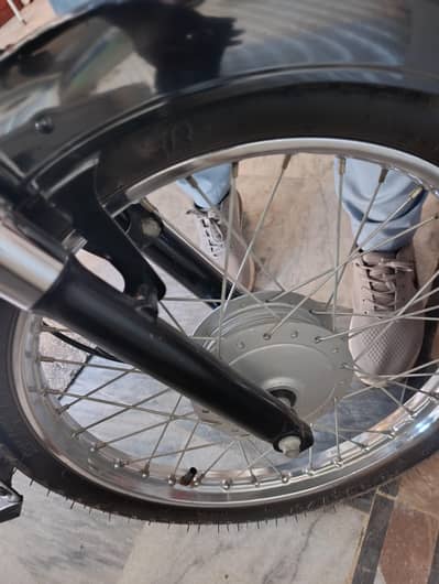 CD 70 Dream black colour