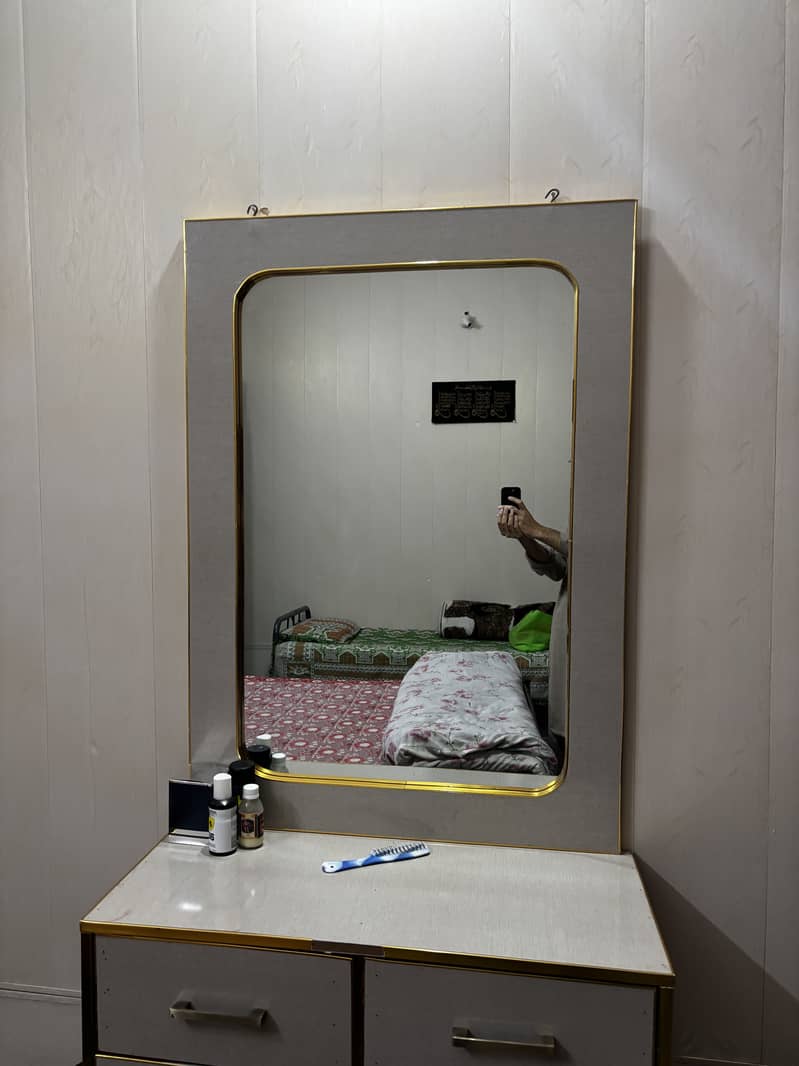 Dressing Table 4