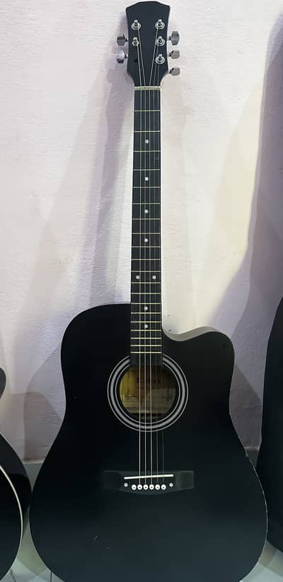 39 inches Combat acoustic Guitar for sale with new installed stings