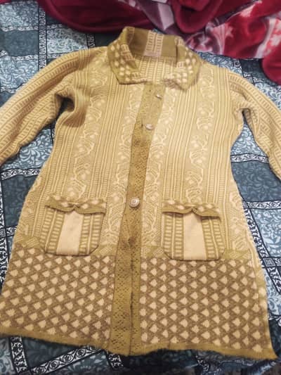 used 2 sweater only 2000