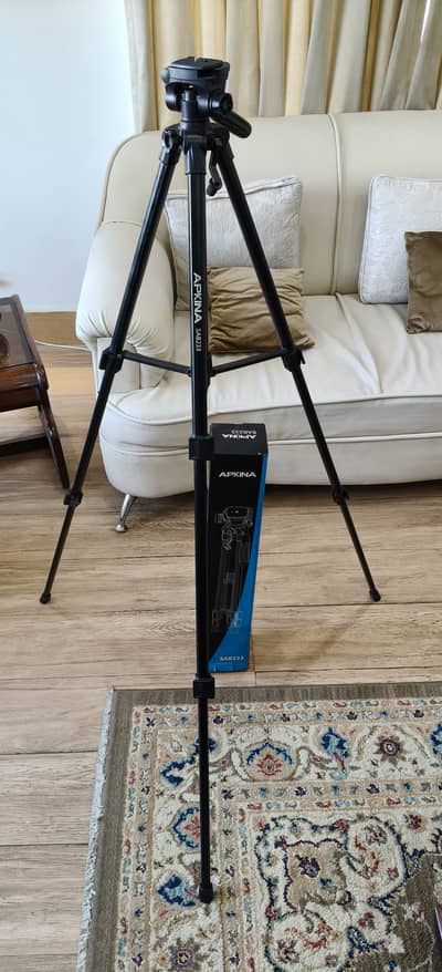 Apkina SAB233 Tripod – Excellent Condition with Box