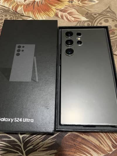 Samsung s24 ultra 10/10 condition almost