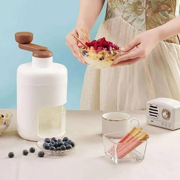 Manual Ice Crusher Machine Gola Maker For Home Easy To Use For Ladies / Ice Crusher Shaver Snow Cone Maker Machine Household Kitchen Tool / Gola maker machine / Ice gola maker / Ice gola maker hand manula machine