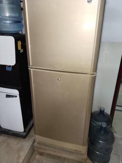 pel refrigerator very good condition