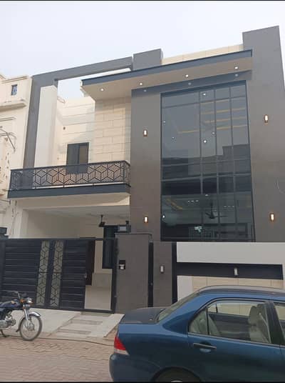 6 Marla Brand New House For Sale In Diamond City