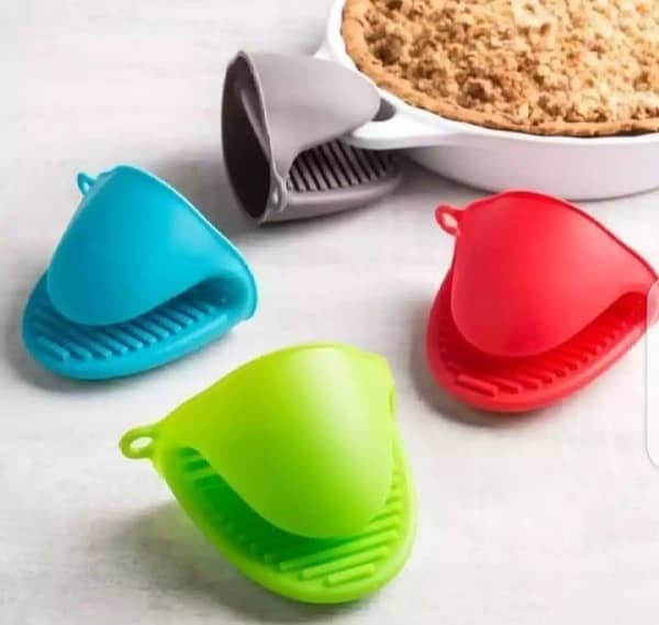 2 Pcs Silicone Heat-Resistant Gloves Clips for Insulation, Non-Stick, Anti-Slip Pot and Bowl Holder Clip