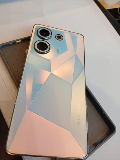 tecno camon 20  8/256