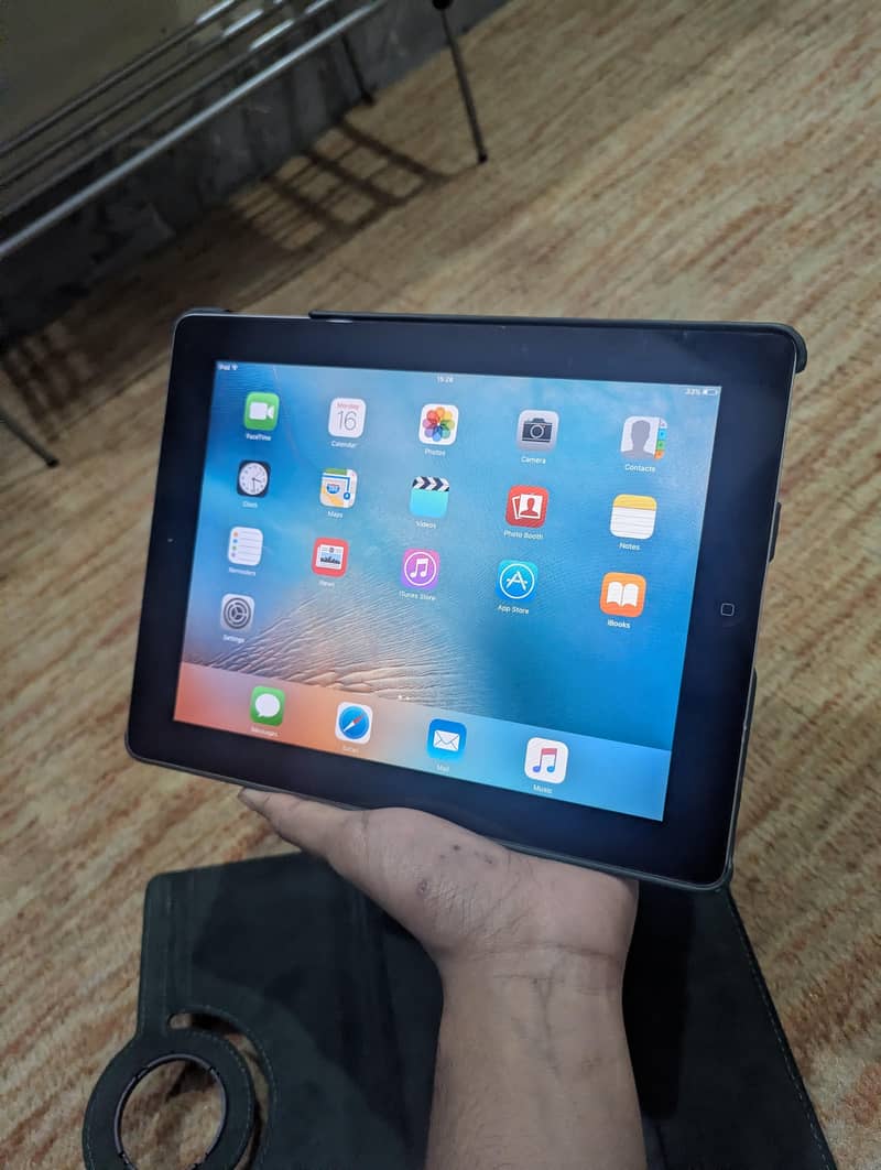 Apple ipad 2 10/9 condition Everythings working 1
