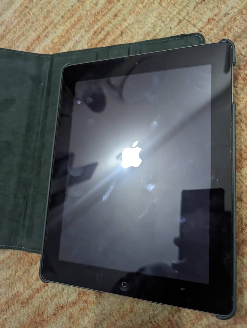 Apple ipad 2 10/9 condition Everythings working 3