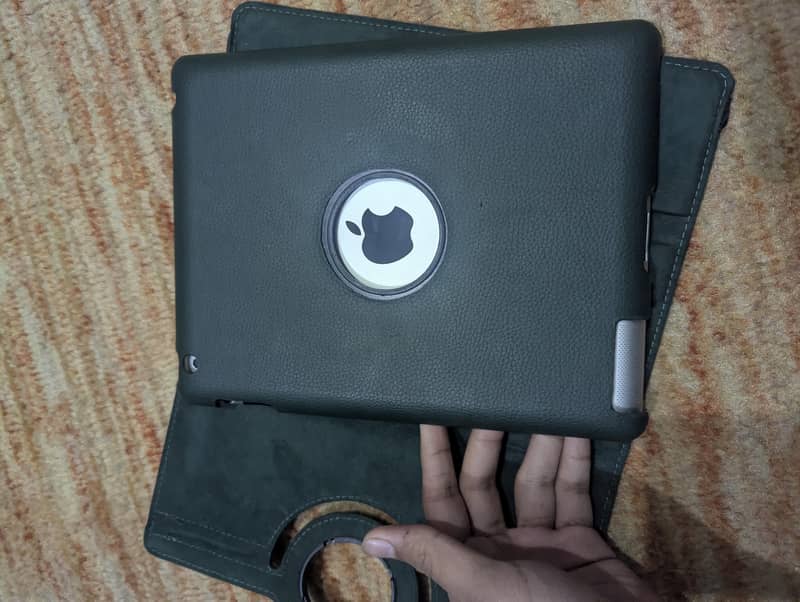 Apple ipad 2 10/9 condition Everythings working 5