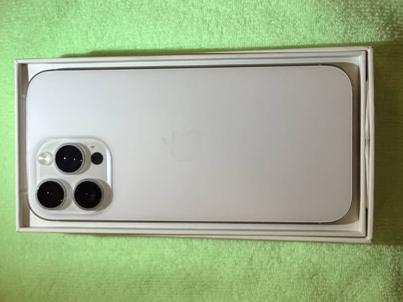 Iphone 16 pro max 10